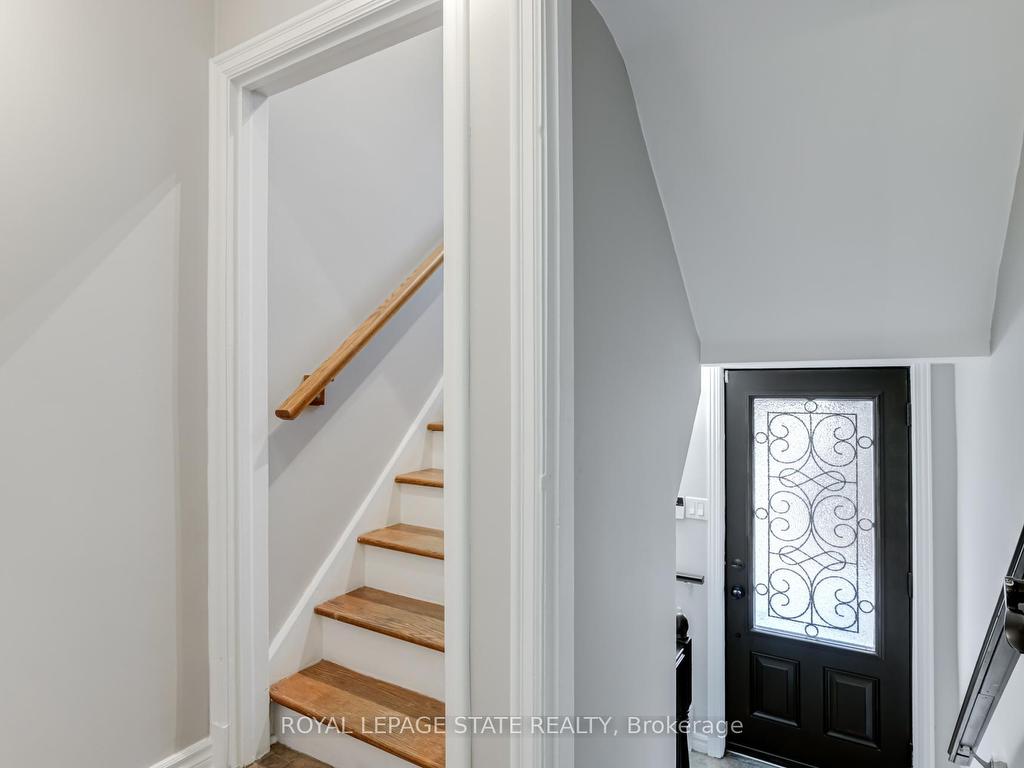 









15


Empress

Avenue,
Hamilton,




ON
L9A 1M1

