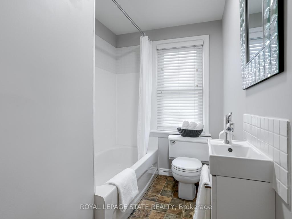 









15


Empress

Avenue,
Hamilton,




ON
L9A 1M1

