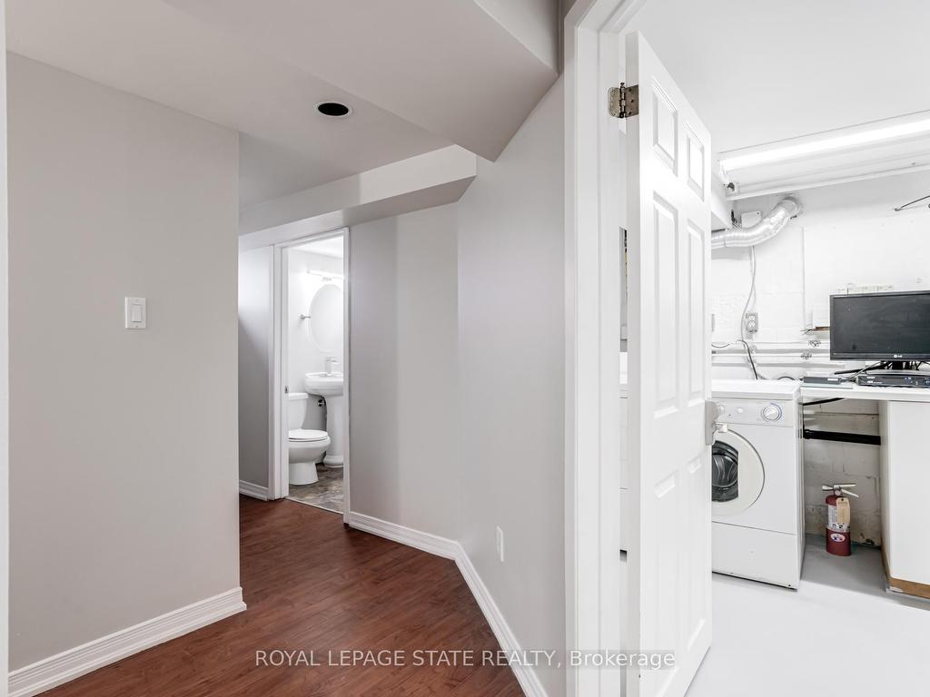 









15


Empress

Avenue,
Hamilton,




ON
L9A 1M1

