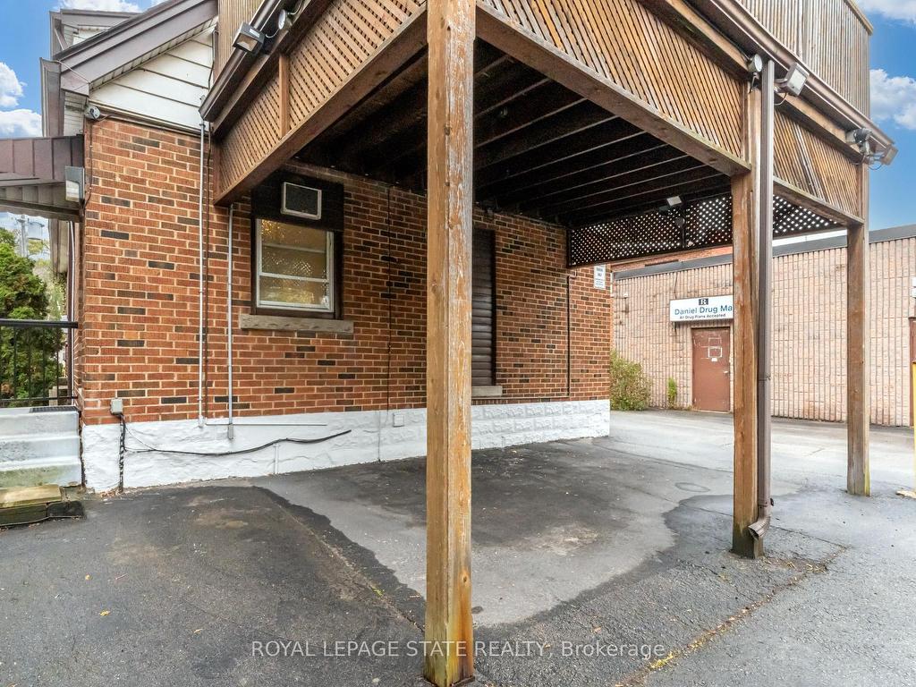 









15


Empress

Avenue,
Hamilton,




ON
L9A 1M1

