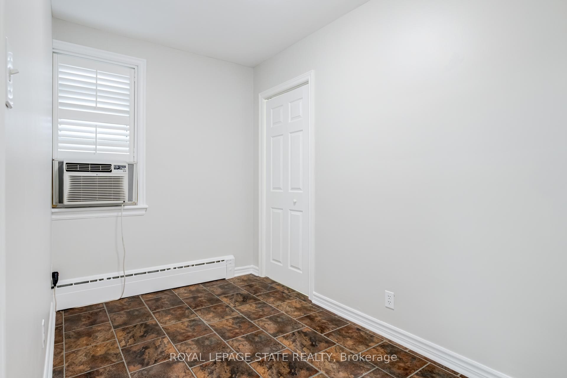 









15


Empress

Avenue,
Hamilton,




ON
L9A 1M1

