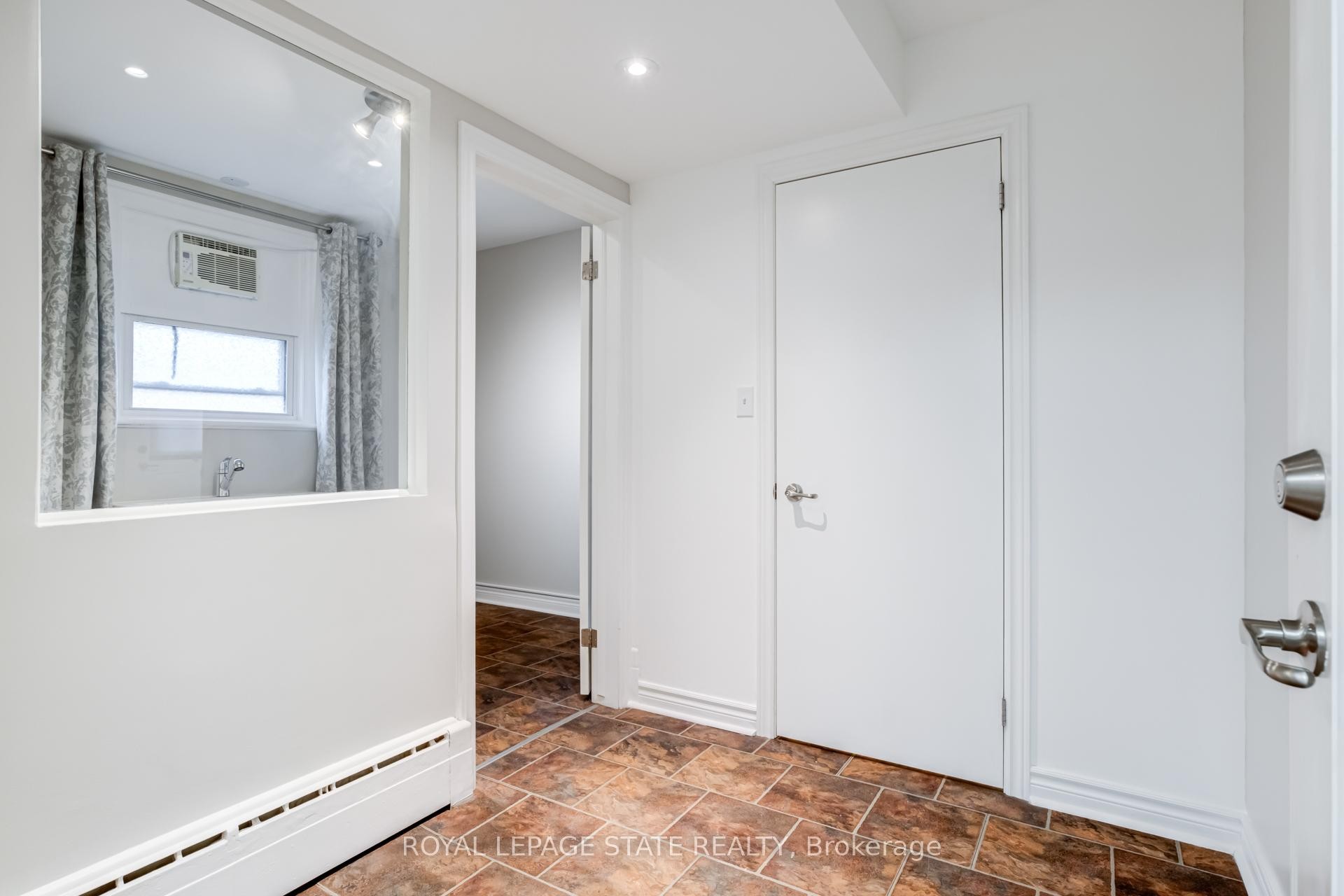 









15


Empress

Avenue,
Hamilton,




ON
L9A 1M1

