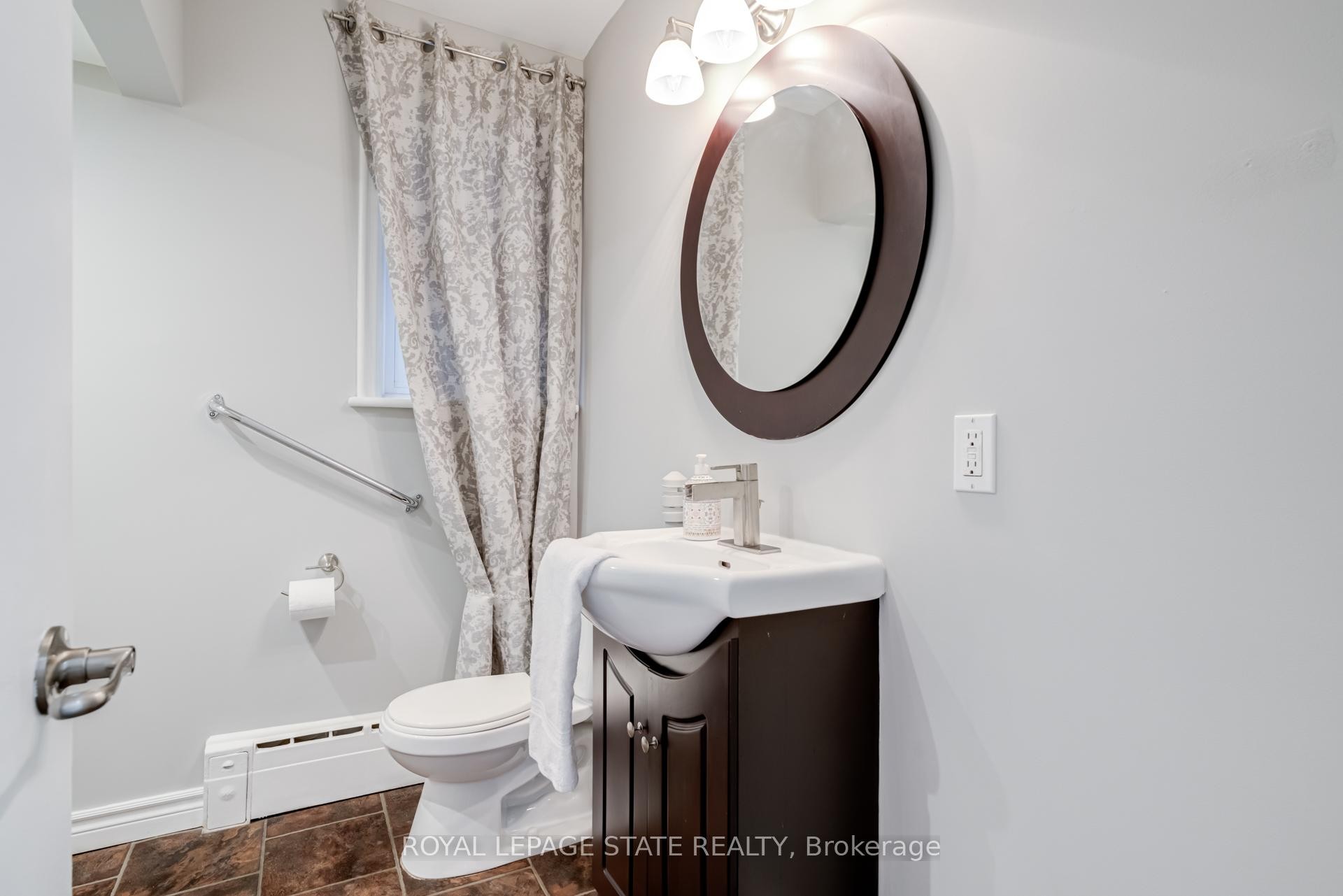 









15


Empress

Avenue,
Hamilton,




ON
L9A 1M1

