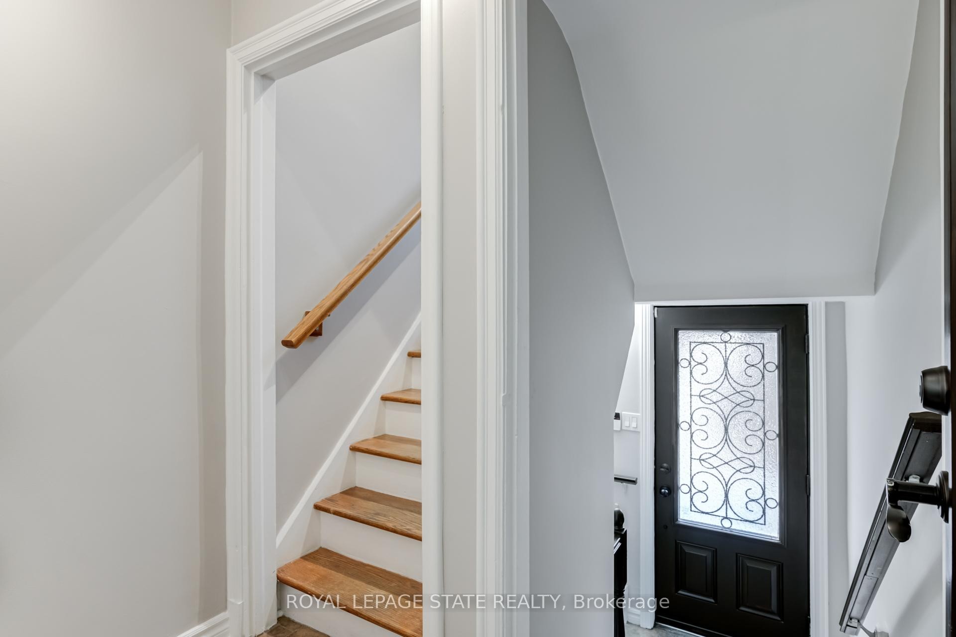 









15


Empress

Avenue,
Hamilton,




ON
L9A 1M1

