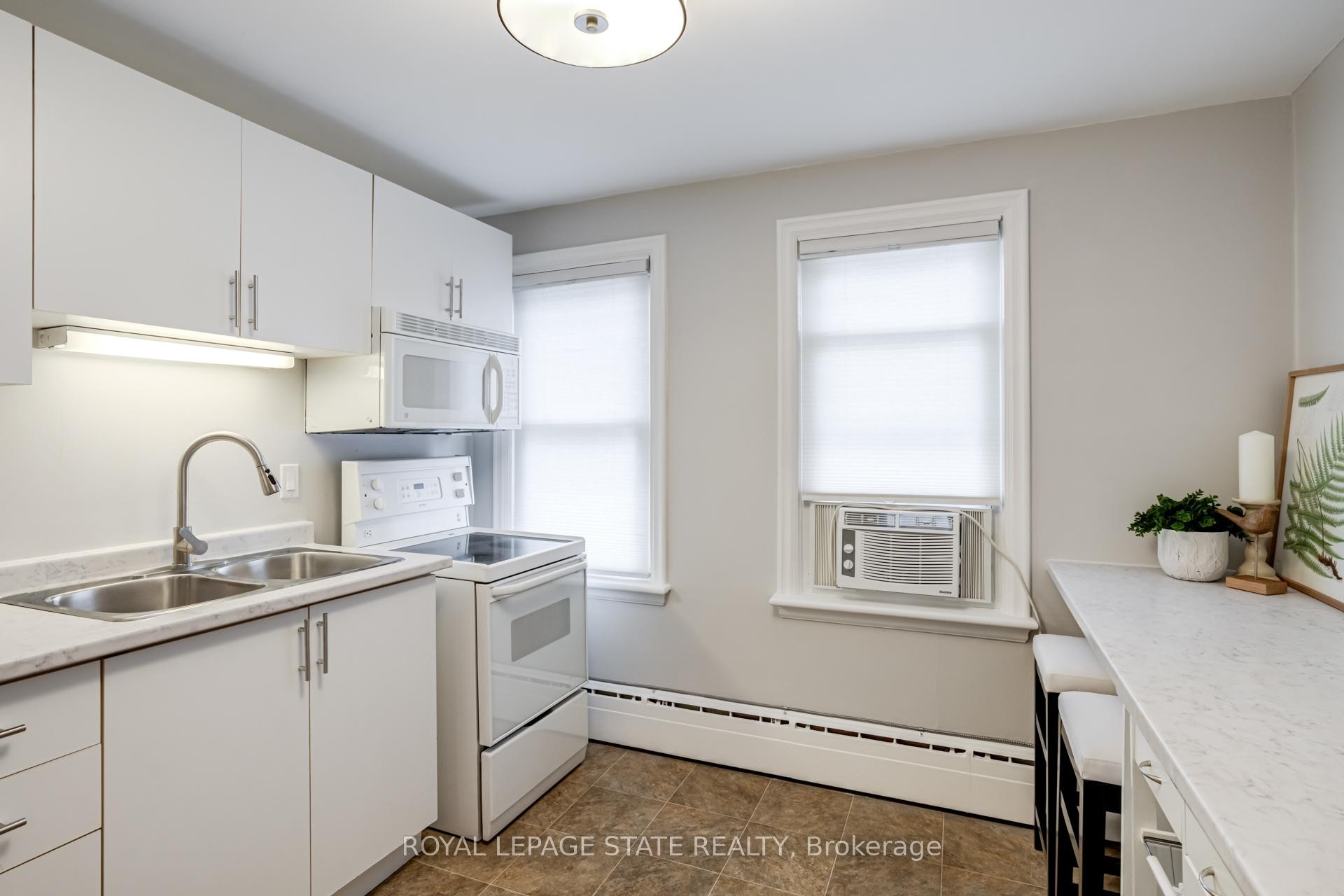 









15


Empress

Avenue,
Hamilton,




ON
L9A 1M1

