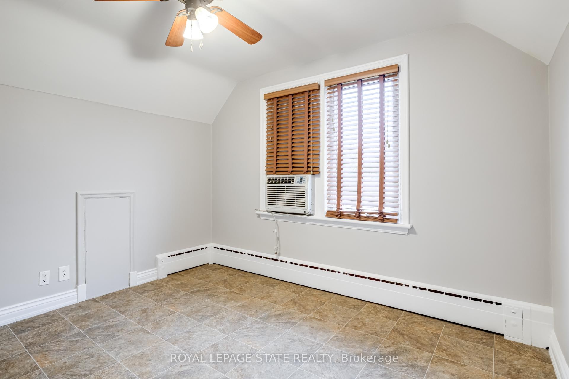 









15


Empress

Avenue,
Hamilton,




ON
L9A 1M1

