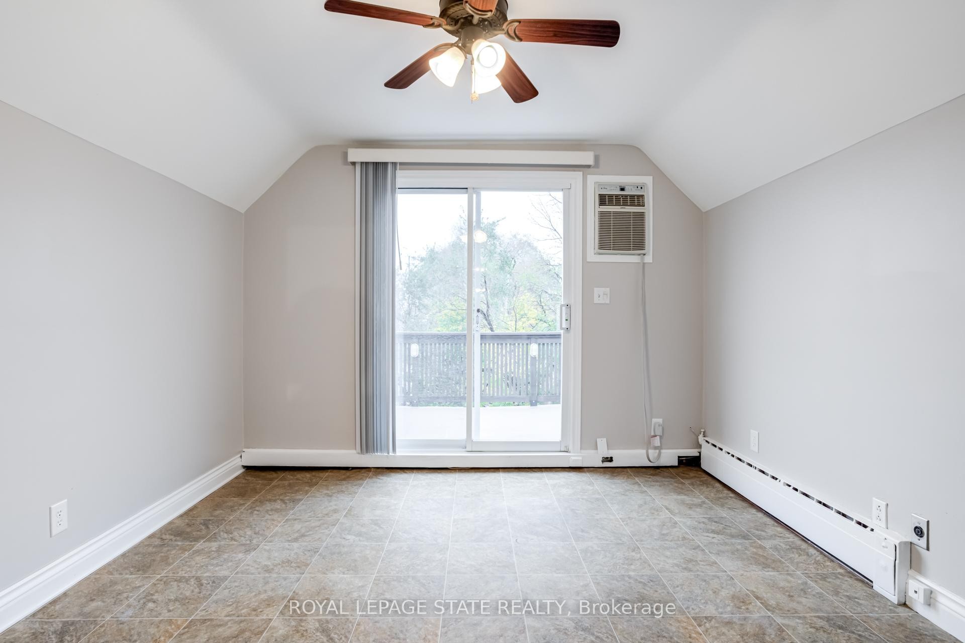 









15


Empress

Avenue,
Hamilton,




ON
L9A 1M1

