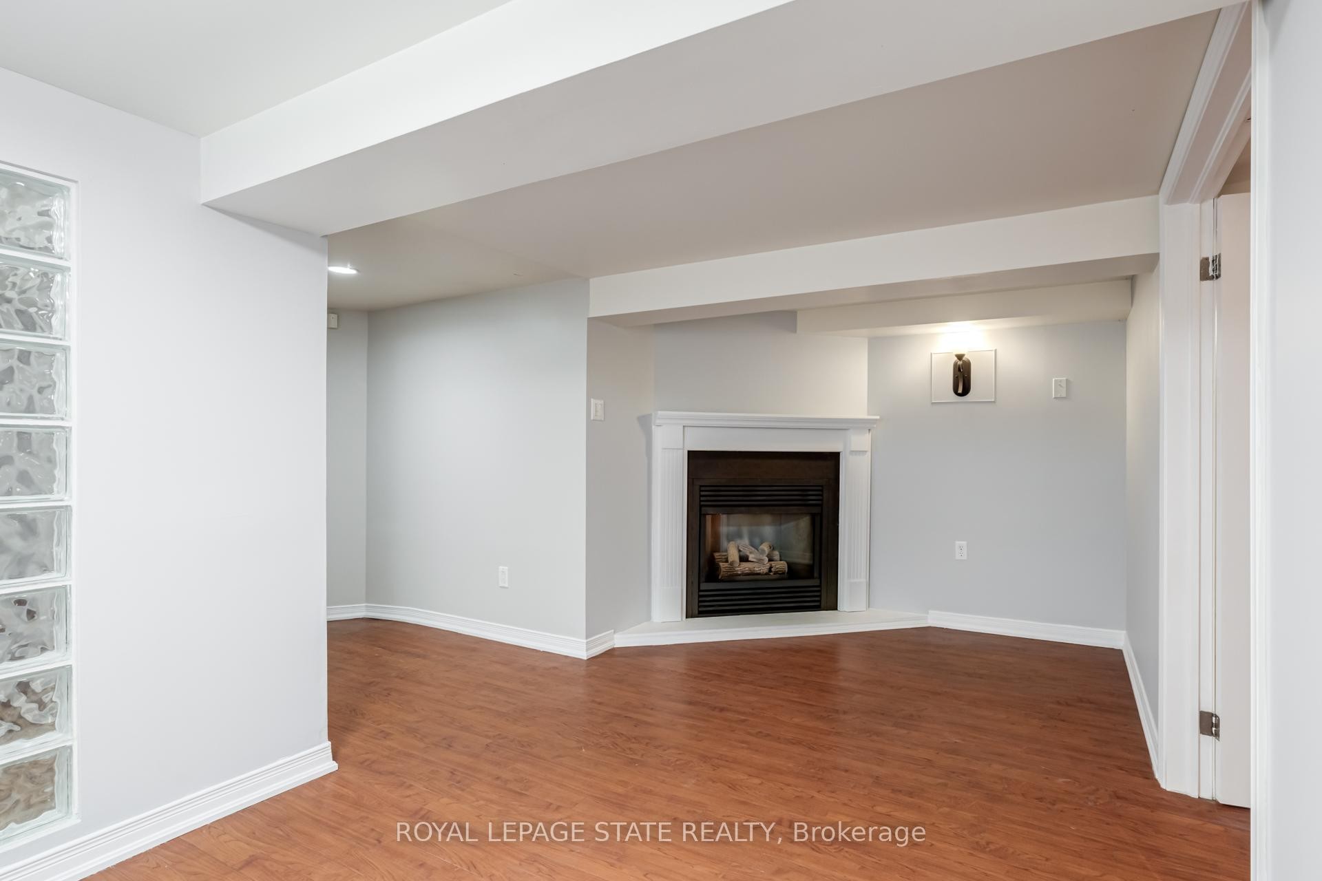 









15


Empress

Avenue,
Hamilton,




ON
L9A 1M1

