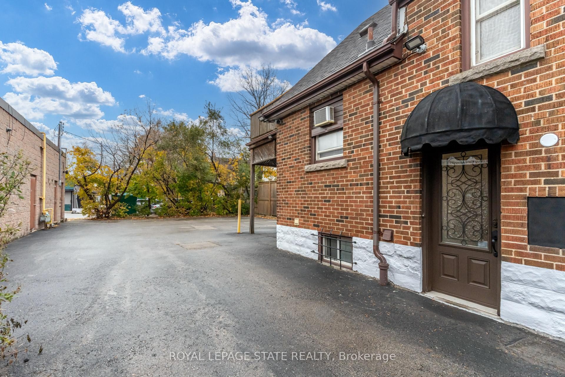 









15


Empress

Avenue,
Hamilton,




ON
L9A 1M1


