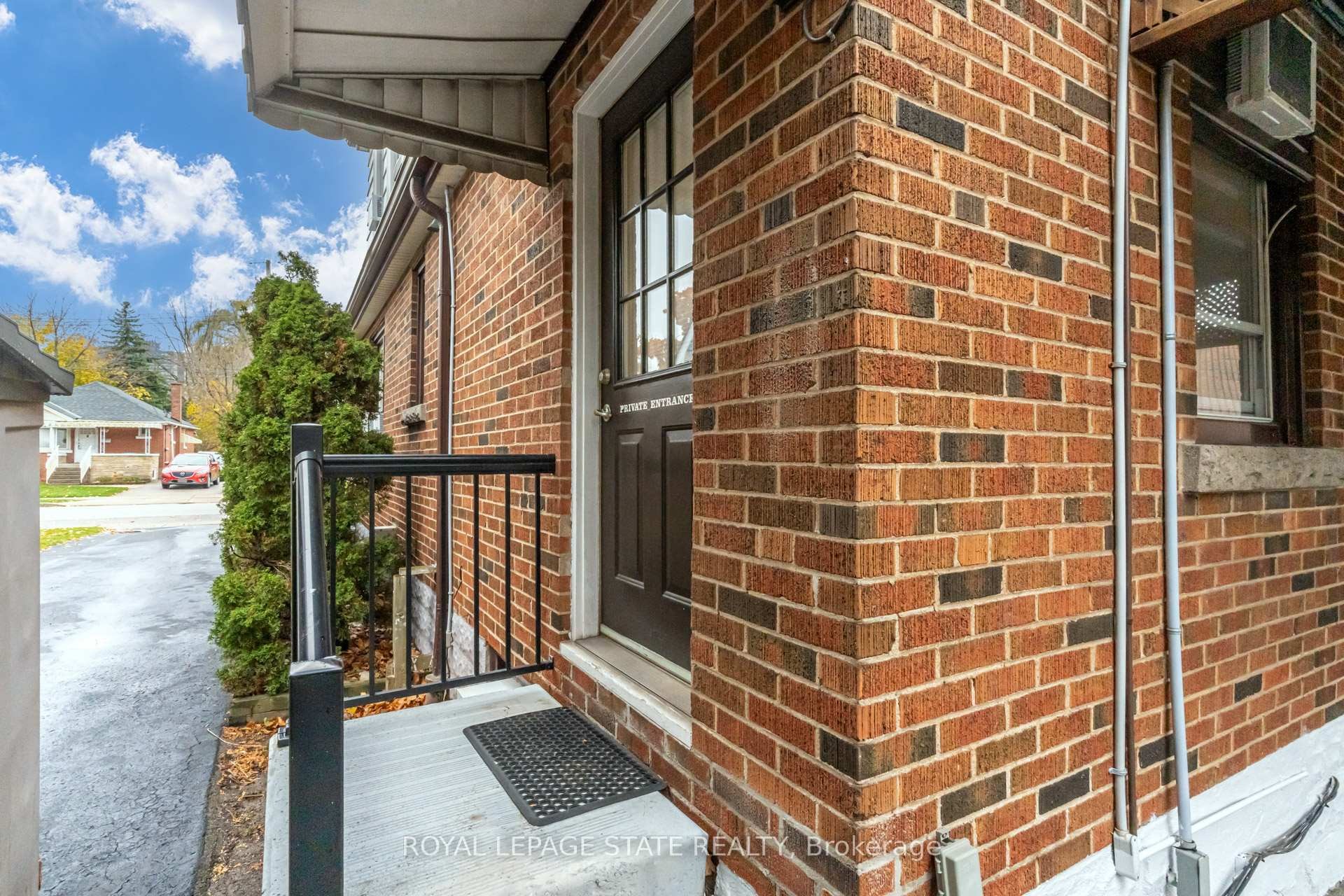 









15


Empress

Avenue,
Hamilton,




ON
L9A 1M1

