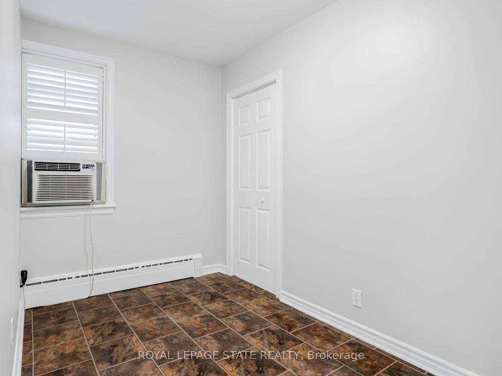 









15


Empress

Avenue,
Hamilton,




ON
L9A 1M1

