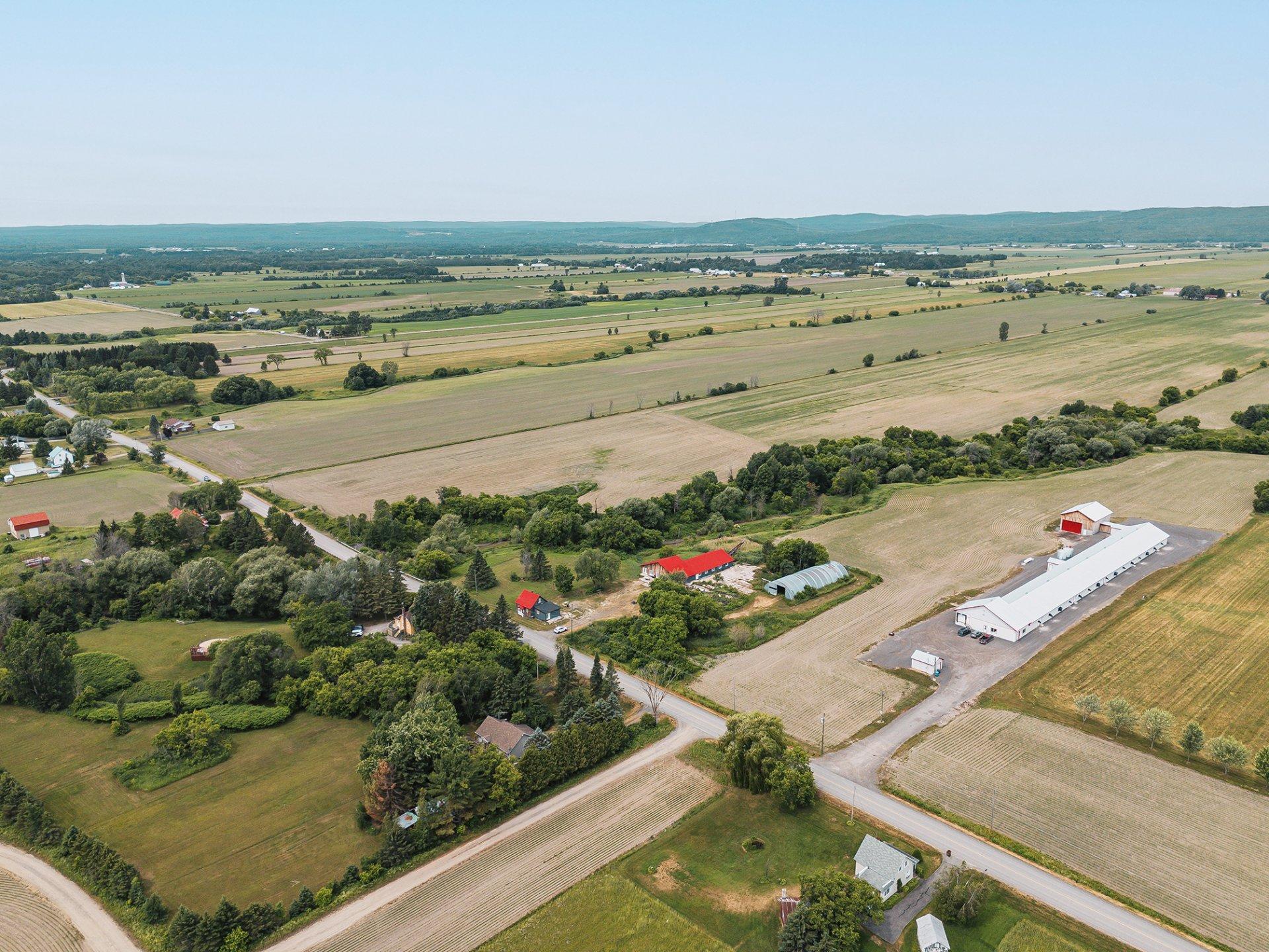 









1050Z


4e Rang O.

,
Saint-Ambroise-de-Kildare,




QC
J0K1C0

