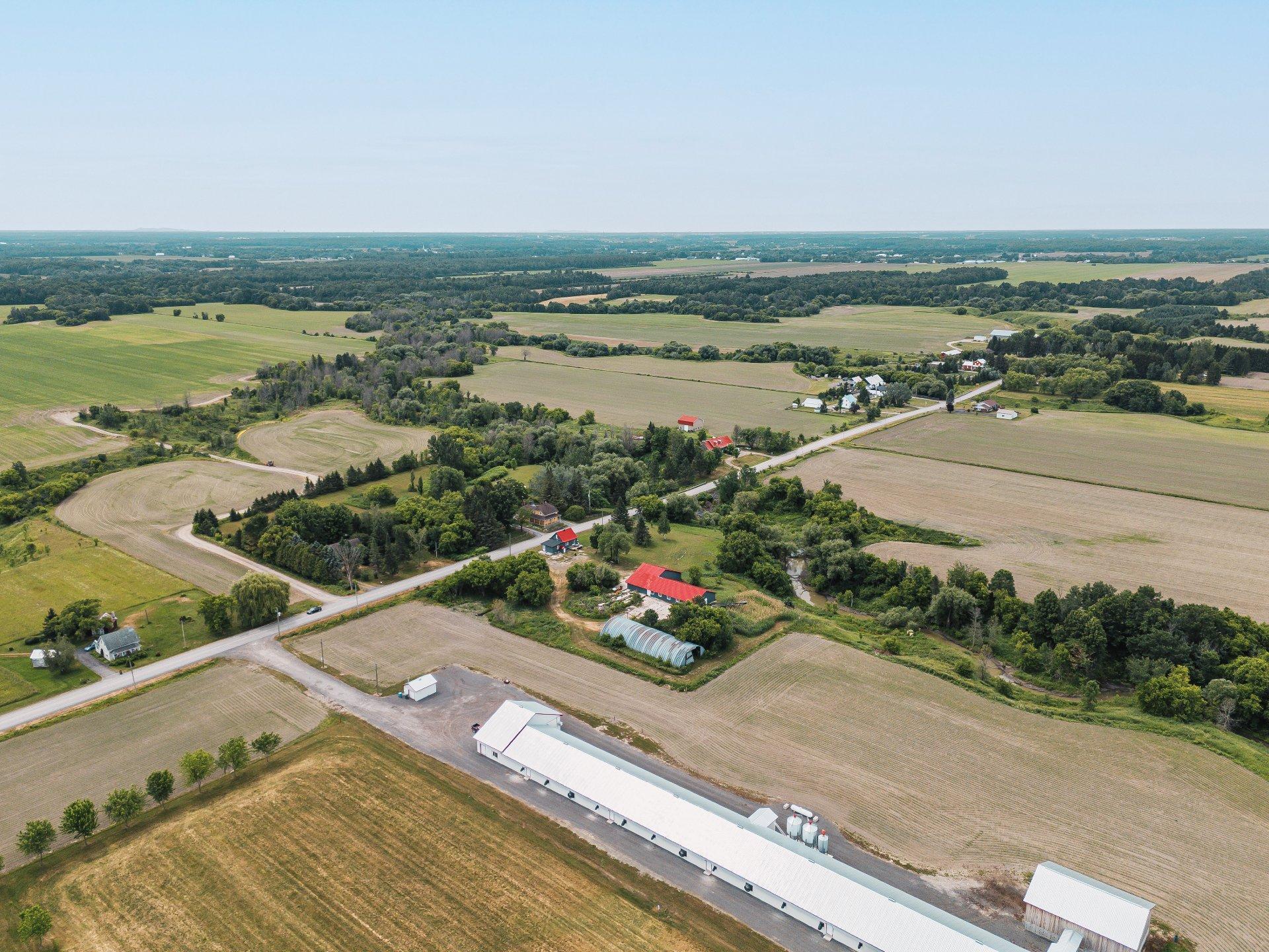 









1050Z


4e Rang O.

,
Saint-Ambroise-de-Kildare,




QC
J0K1C0

