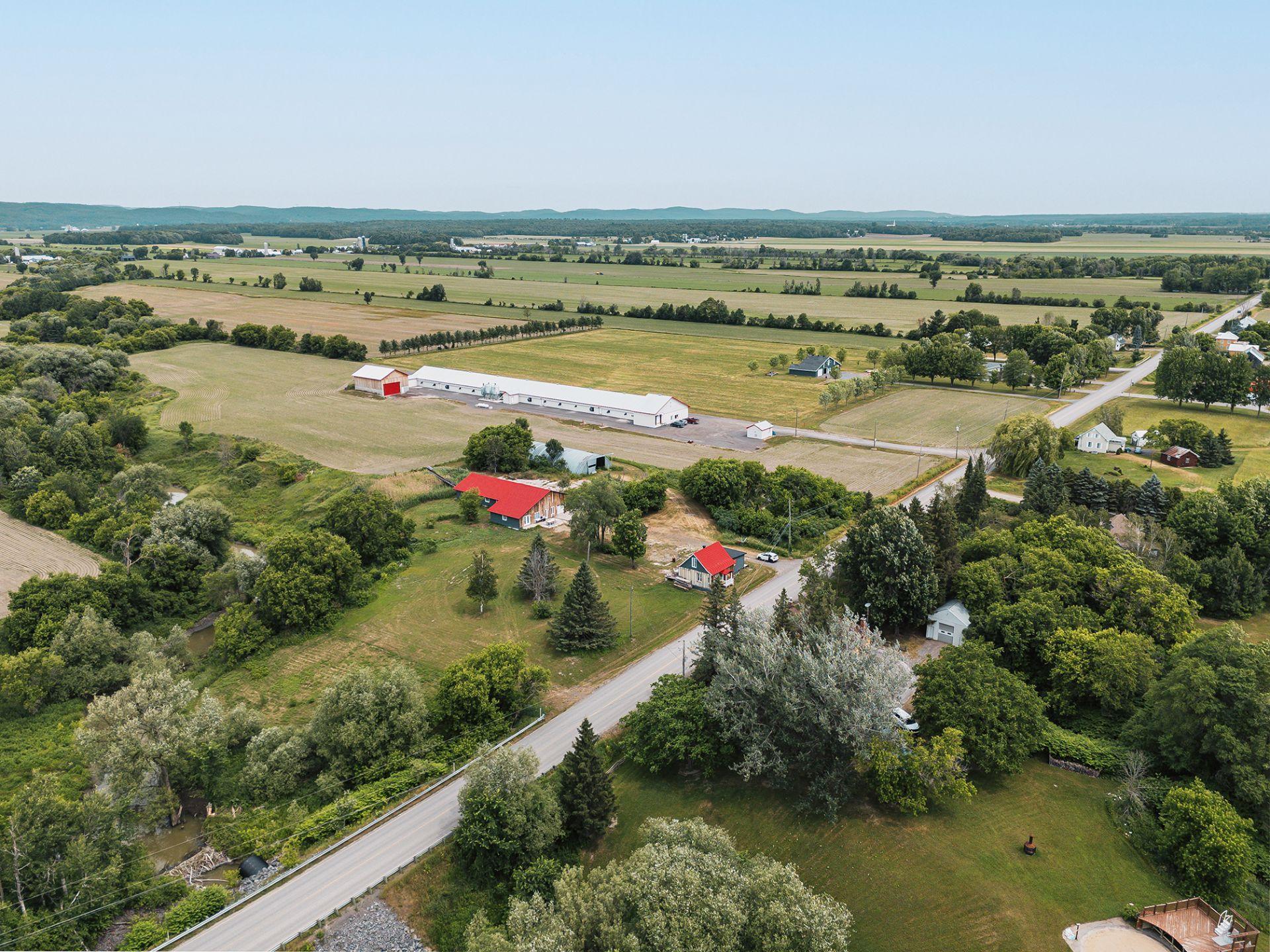 









1050Z


4e Rang O.

,
Saint-Ambroise-de-Kildare,




QC
J0K1C0

