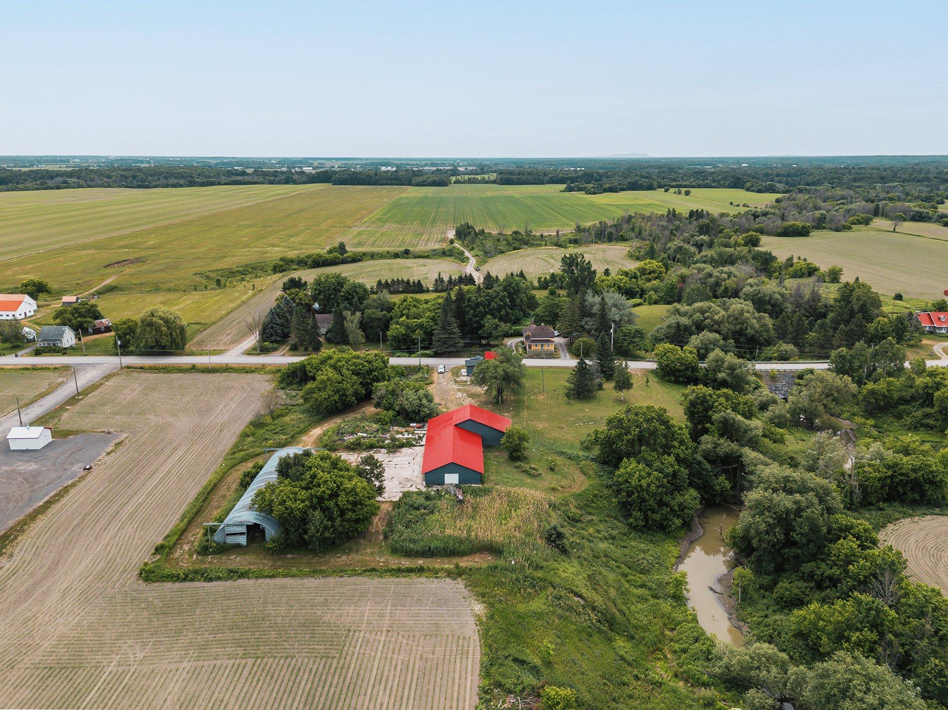 









1050Z


4e Rang O.

,
Saint-Ambroise-de-Kildare,




QC
J0K1C0

