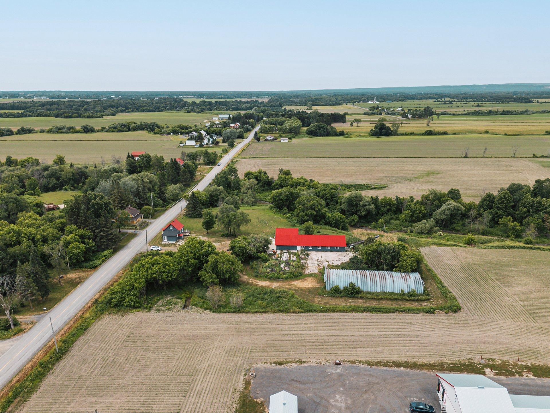 









1050Z


4e Rang O.

,
Saint-Ambroise-de-Kildare,




QC
J0K1C0

