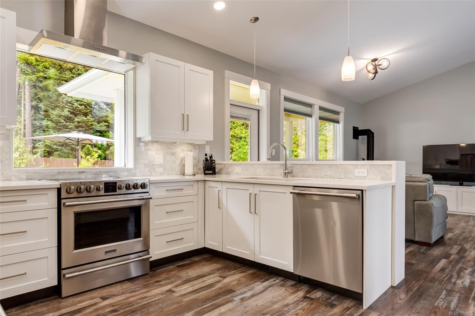 









108


Allview

Lane,
Bowser,




BC
V0R 1G0

