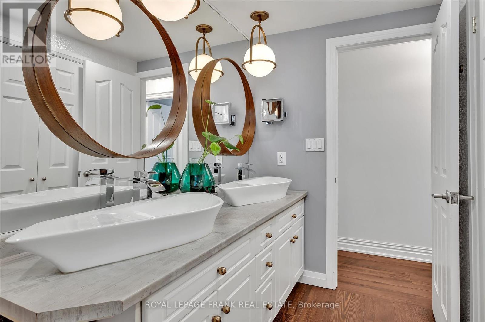 












1954 CATHCART CRESCENT

,
Cavan Monaghan (Cavan Twp),




Ontario
L0A1C0

