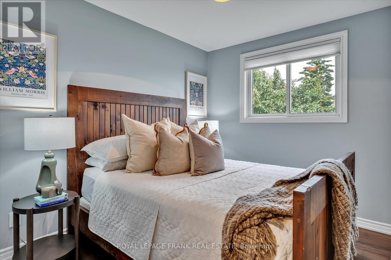 












1954 CATHCART CRESCENT

,
Cavan Monaghan (Cavan Twp),




Ontario
L0A1C0

