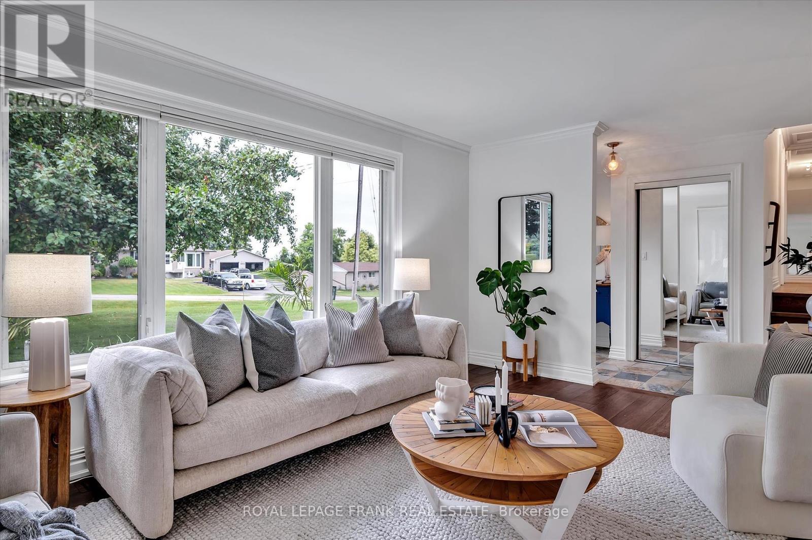 












1954 CATHCART CRESCENT

,
Cavan Monaghan (Cavan Twp),




Ontario
L0A1C0

