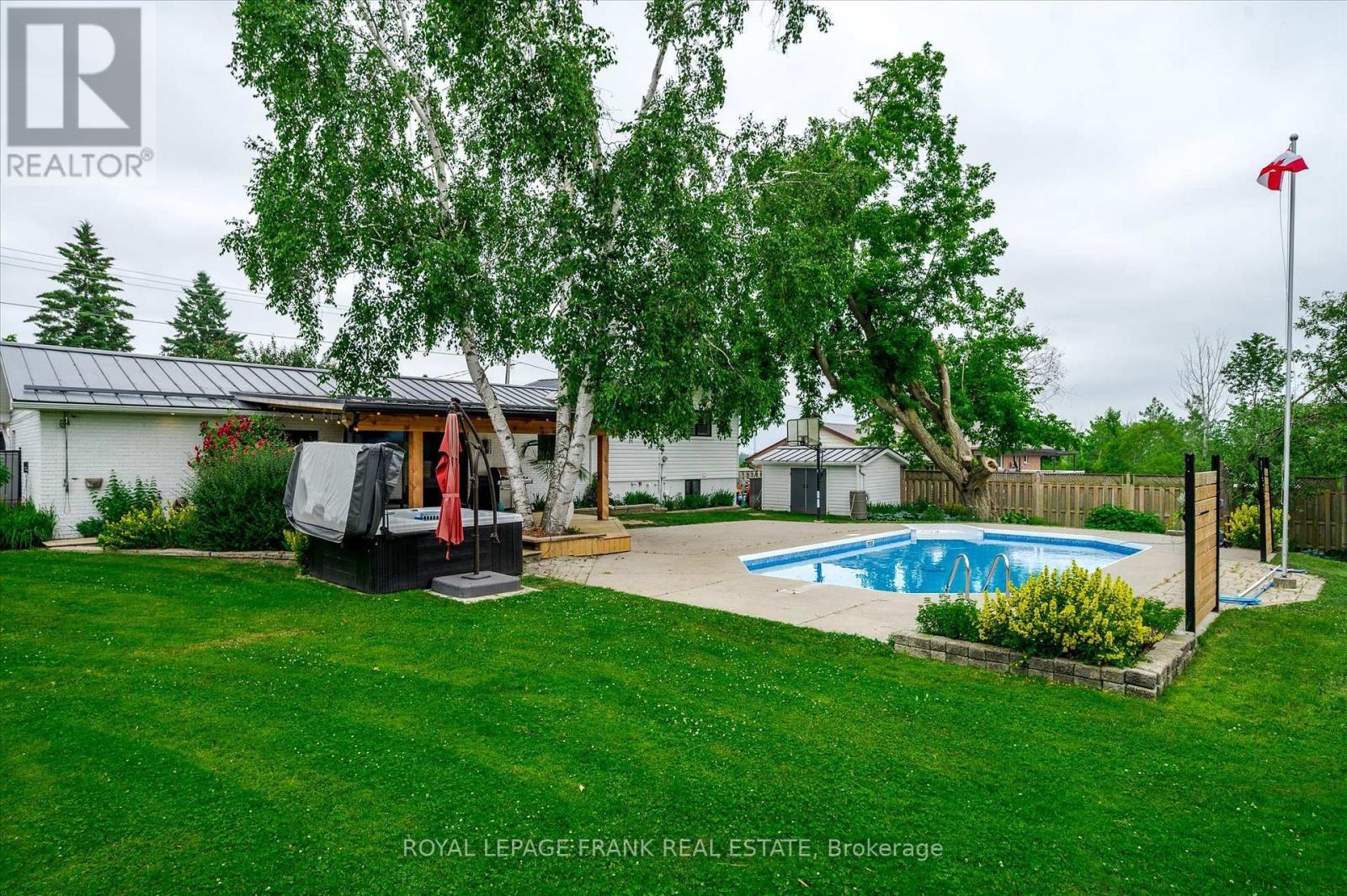 












1954 CATHCART CRESCENT

,
Cavan Monaghan (Cavan Twp),




Ontario
L0A1C0

