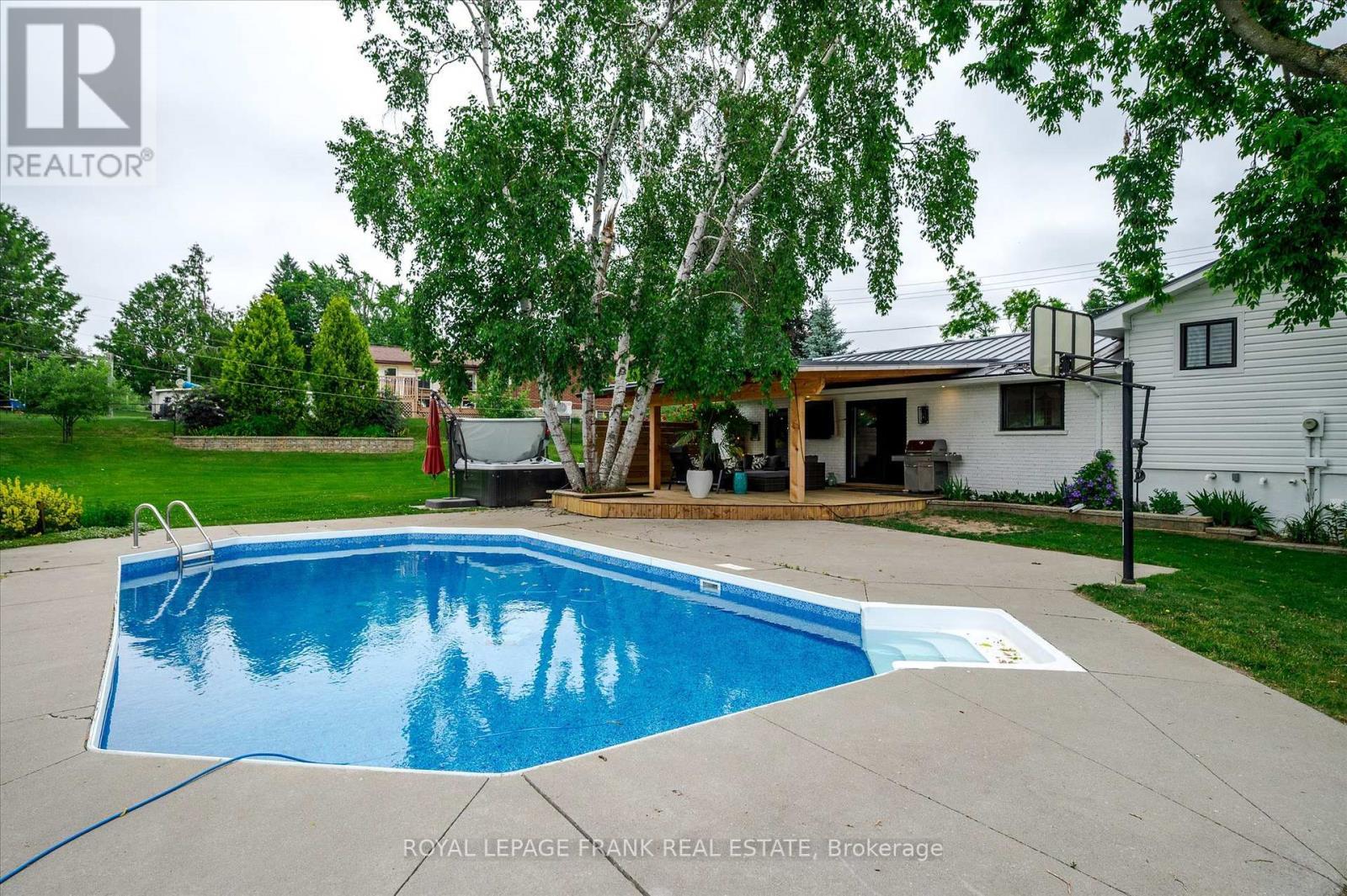 












1954 CATHCART CRESCENT

,
Cavan Monaghan (Cavan Twp),




Ontario
L0A1C0

