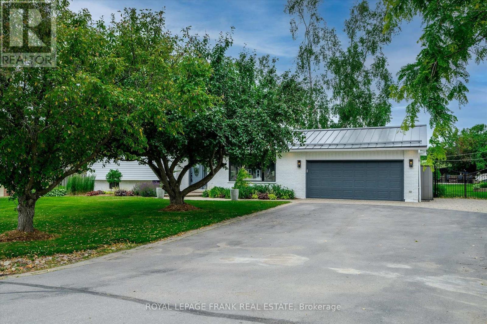 












1954 CATHCART CRESCENT

,
Cavan Monaghan (Cavan Twp),




Ontario
L0A1C0

