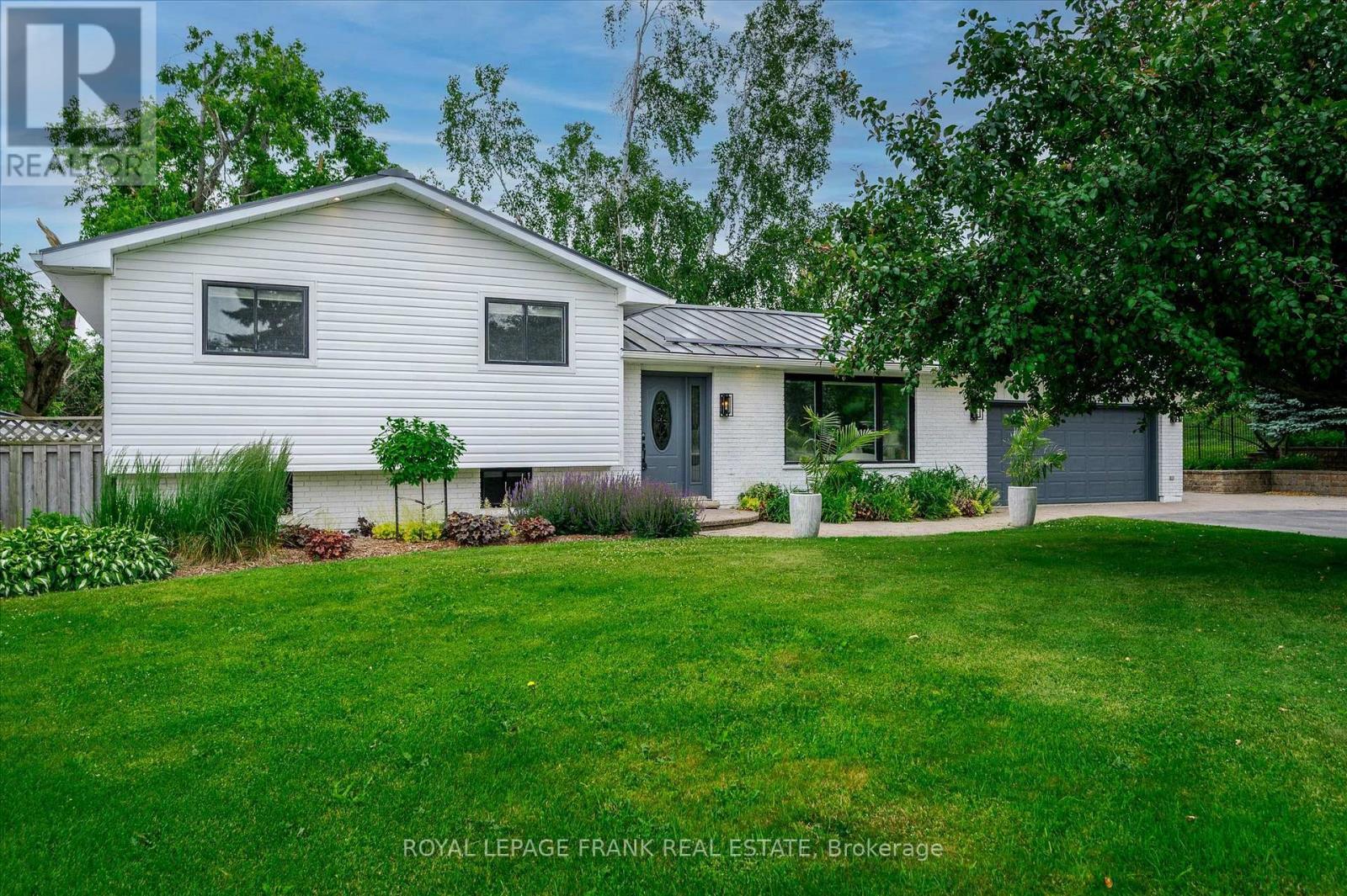 












1954 CATHCART CRESCENT

,
Cavan Monaghan (Cavan Twp),




Ontario
L0A1C0

