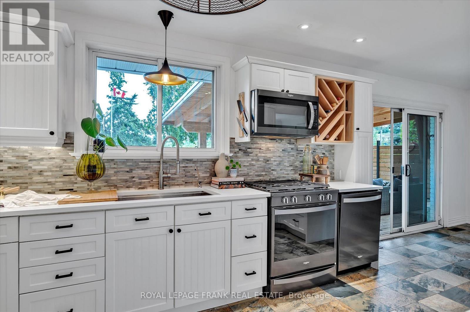 












1954 CATHCART CRESCENT

,
Cavan Monaghan (Cavan Twp),




Ontario
L0A1C0

