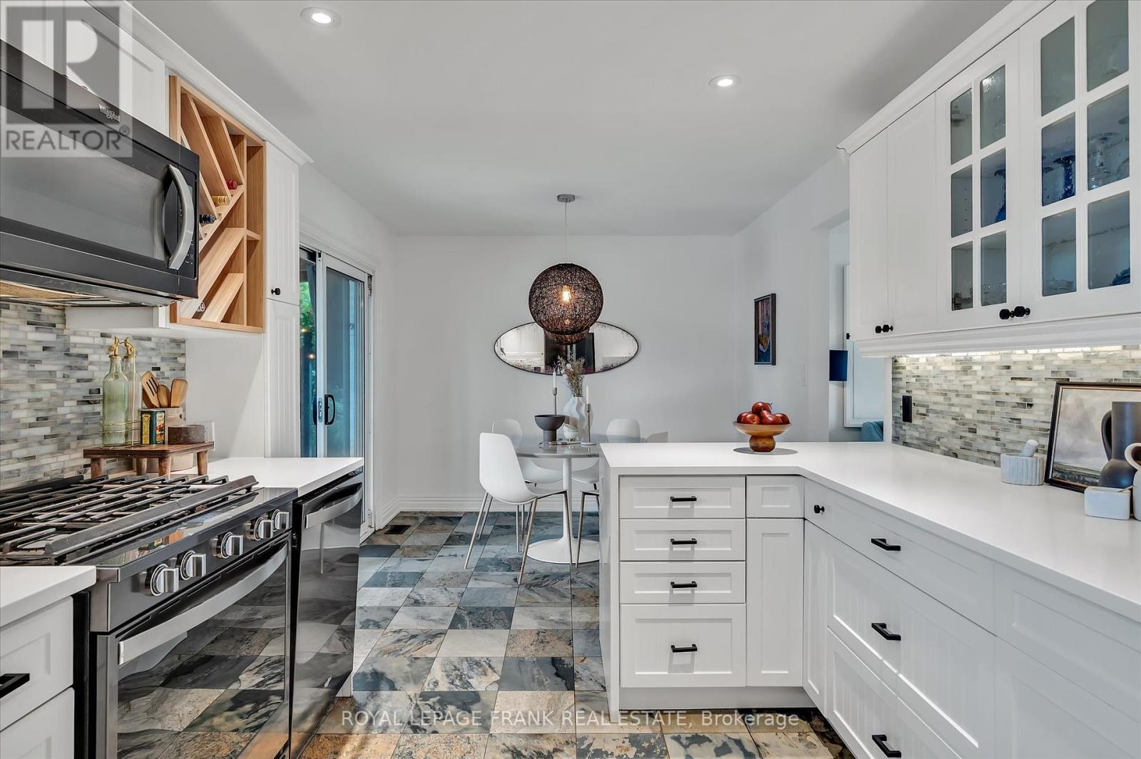 












1954 CATHCART CRESCENT

,
Cavan Monaghan (Cavan Twp),




Ontario
L0A1C0

