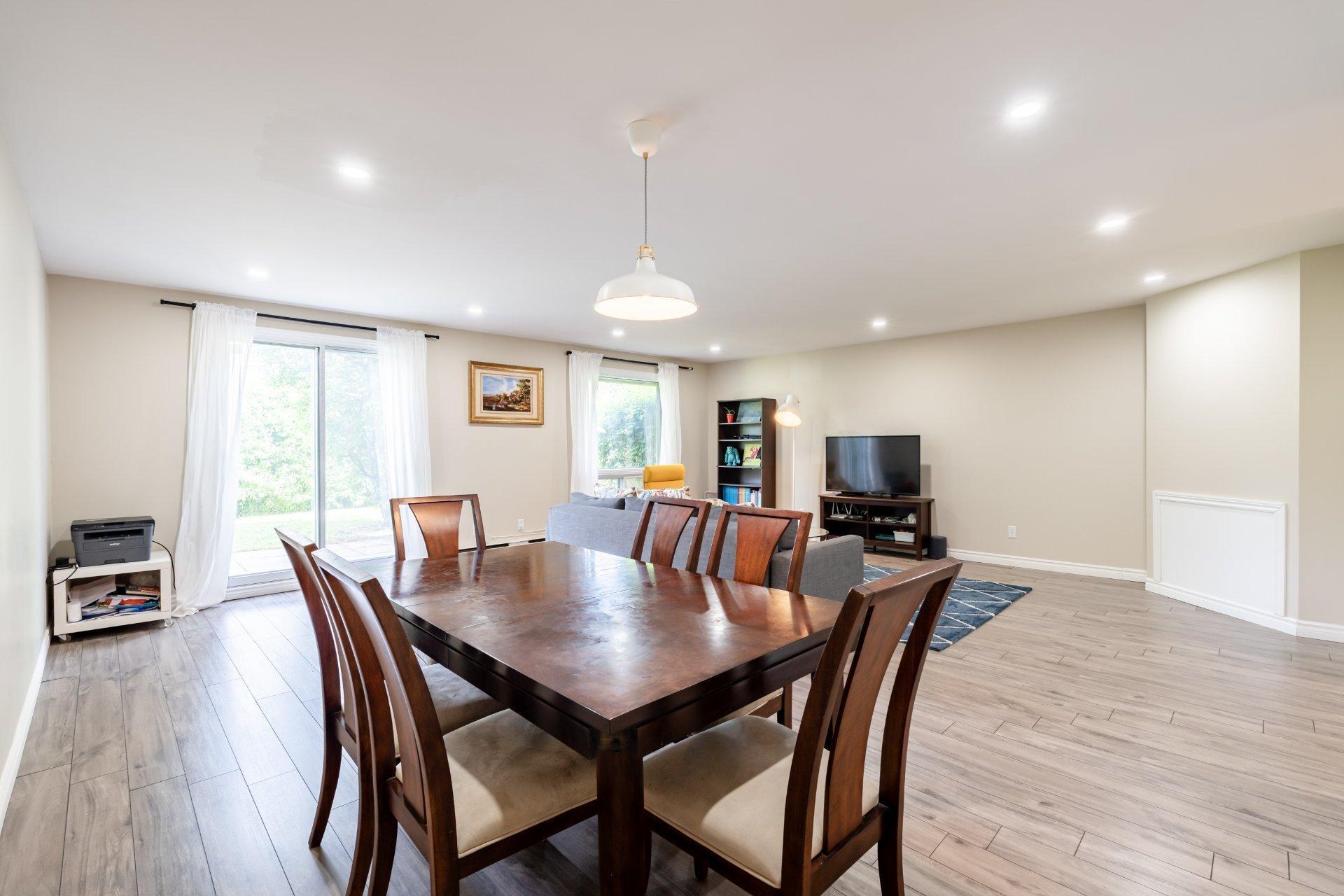 









555


Montrose Drive

, 29,
Beaconsfield,




QC
H9W6B4

