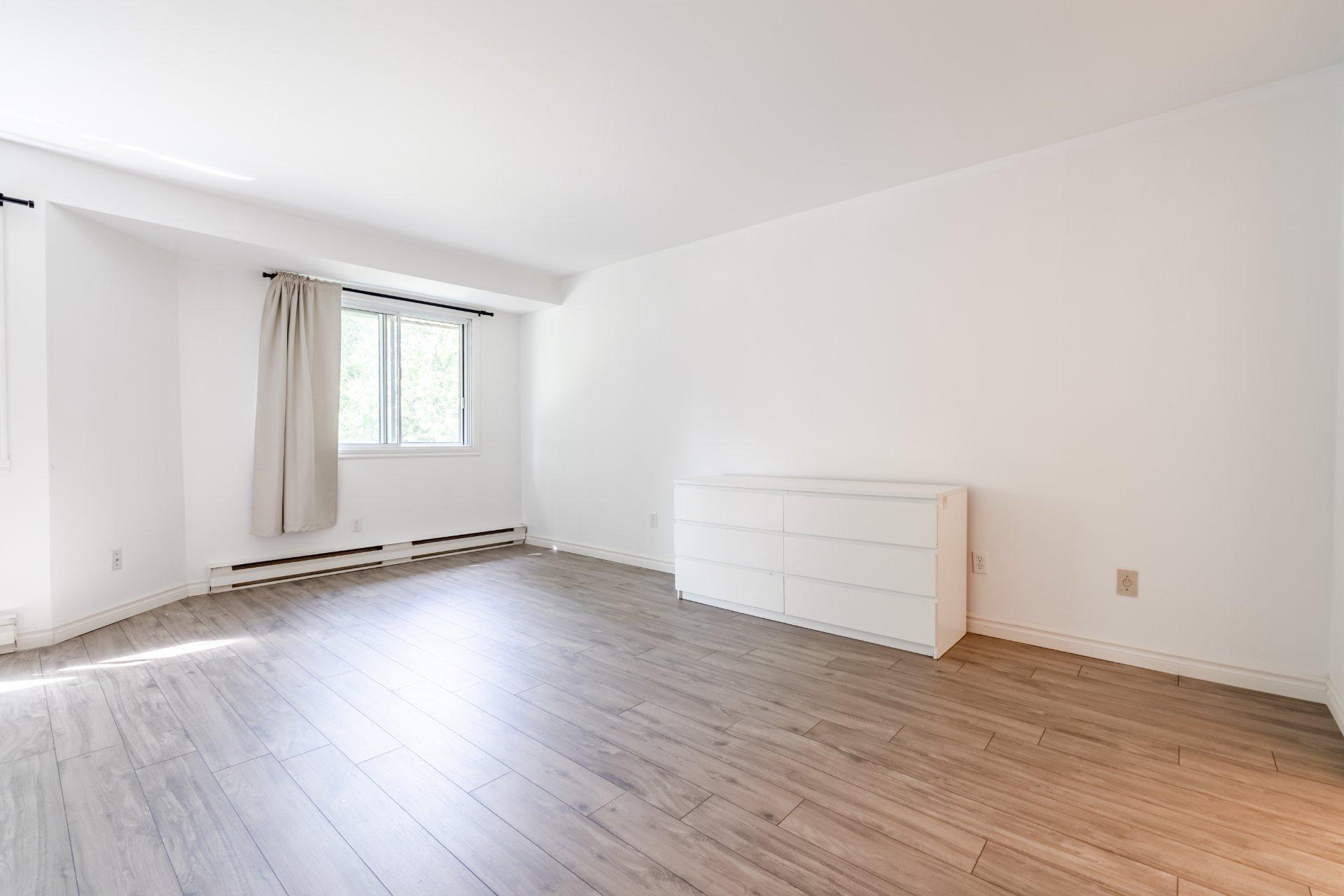









555


Montrose Drive

, 29,
Beaconsfield,




QC
H9W6B4

