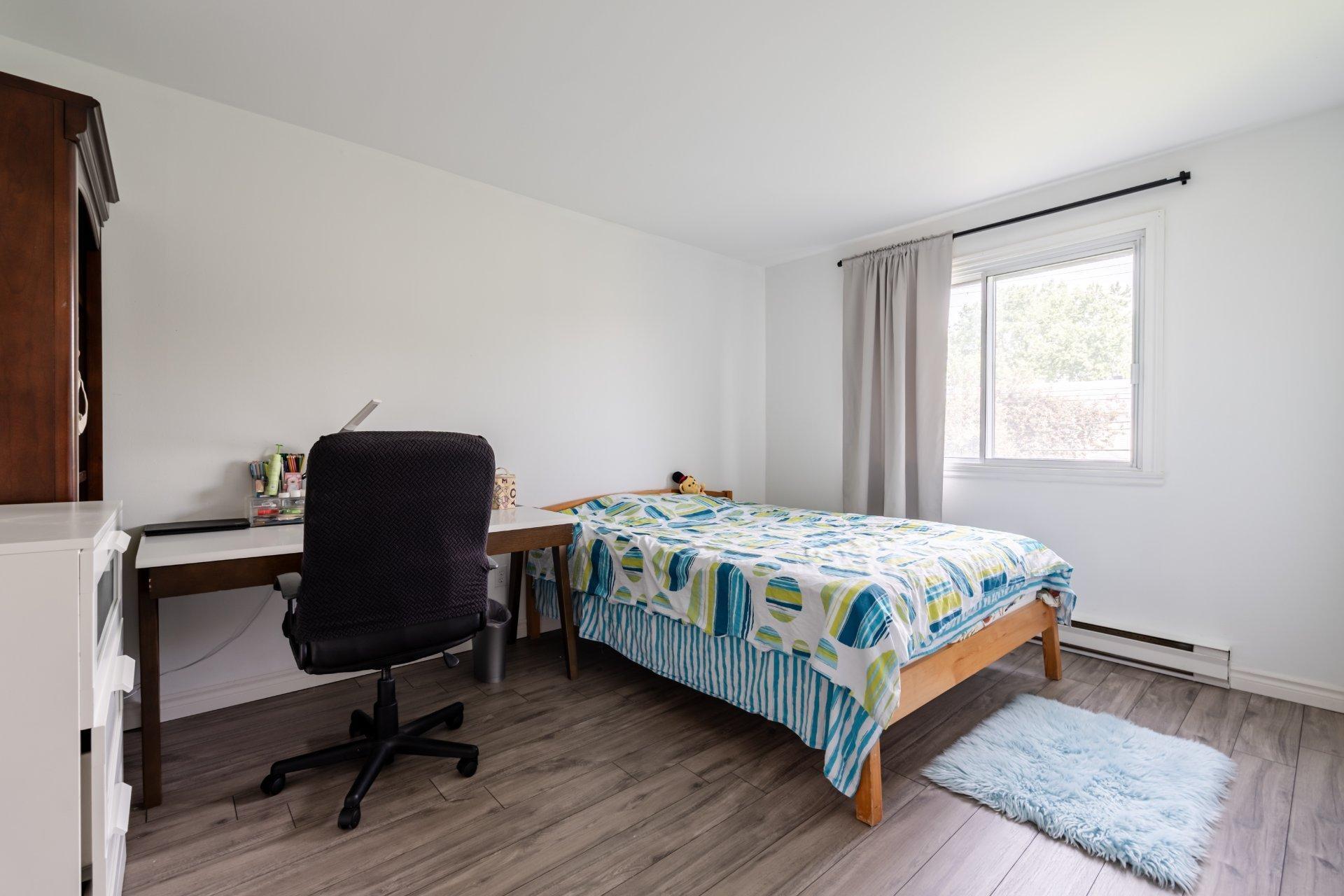 









555


Montrose Drive

, 29,
Beaconsfield,




QC
H9W6B4

