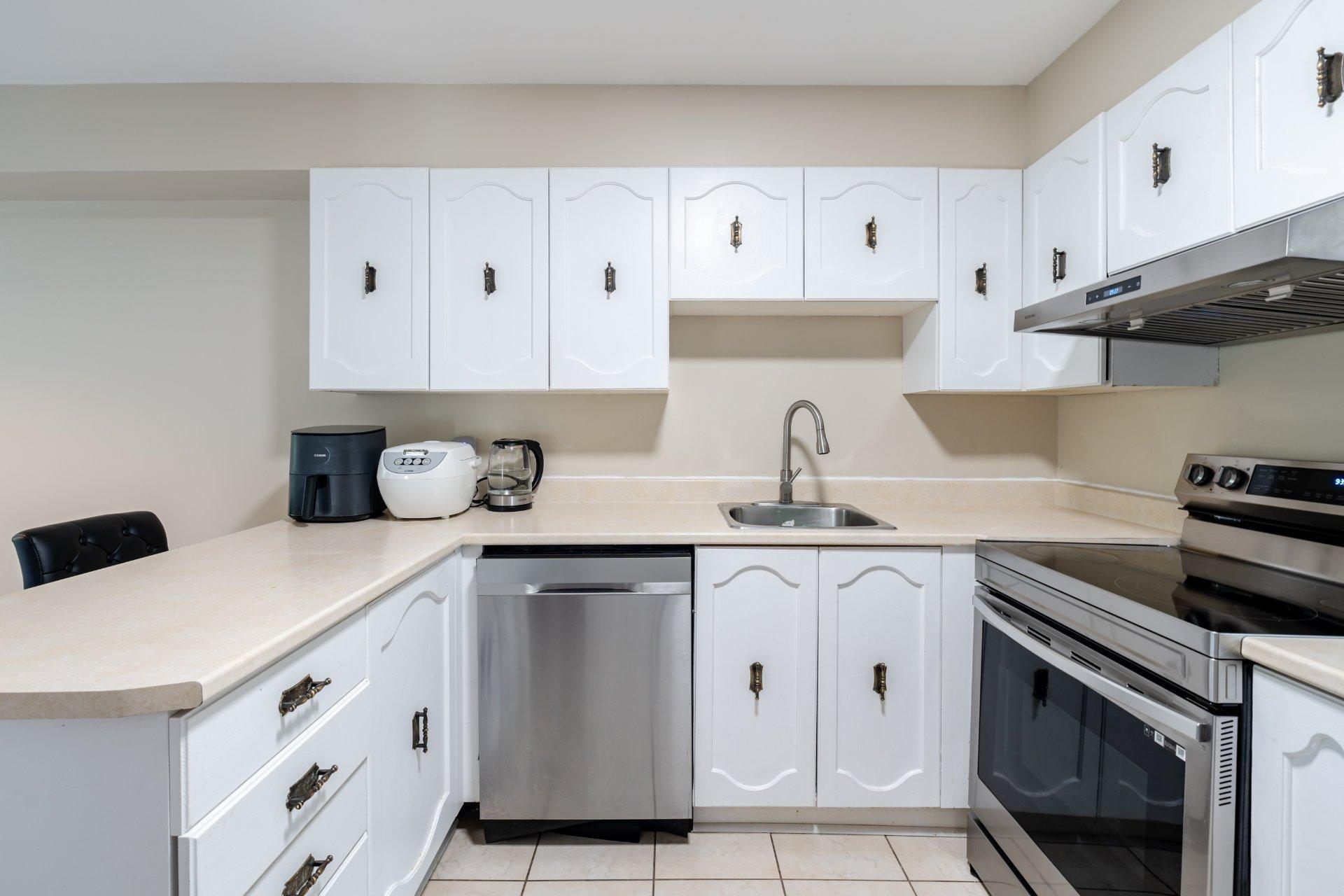 









555


Montrose Drive

, 29,
Beaconsfield,




QC
H9W6B4

