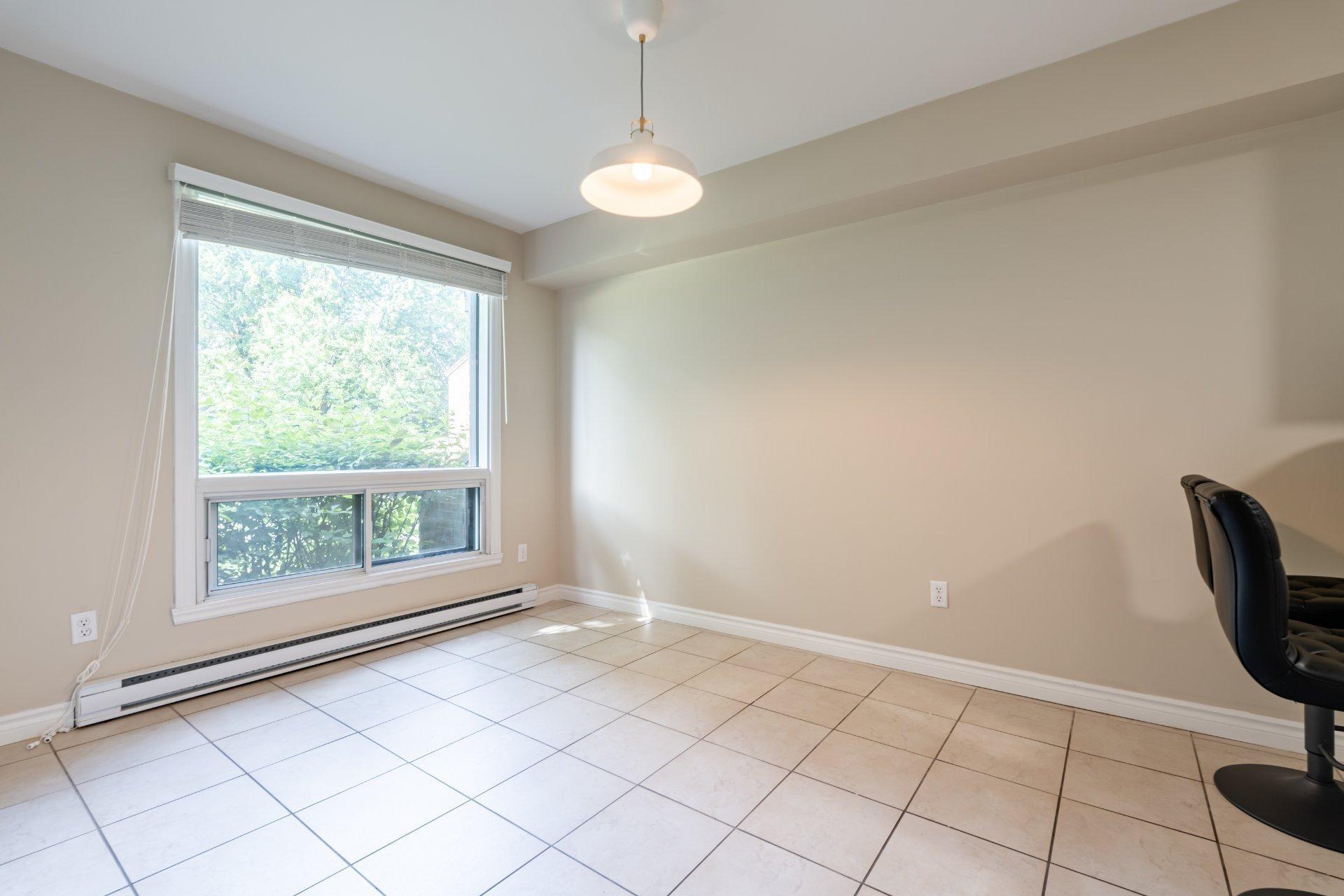 









555


Montrose Drive

, 29,
Beaconsfield,




QC
H9W6B4


