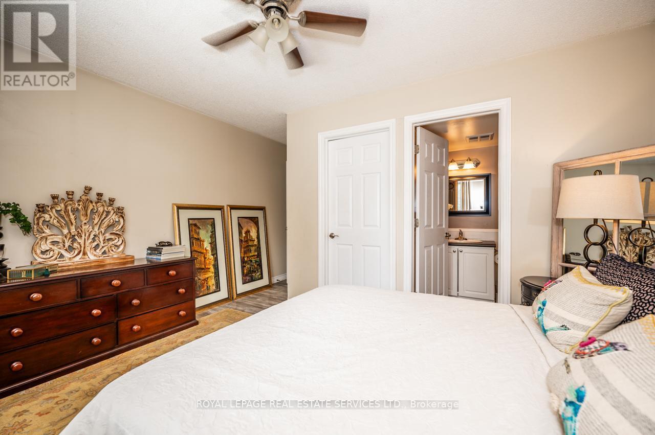 












1013 - 1450 GLEN ABBEY GATE

,
Oakville,




Ontario
L6M2V7

