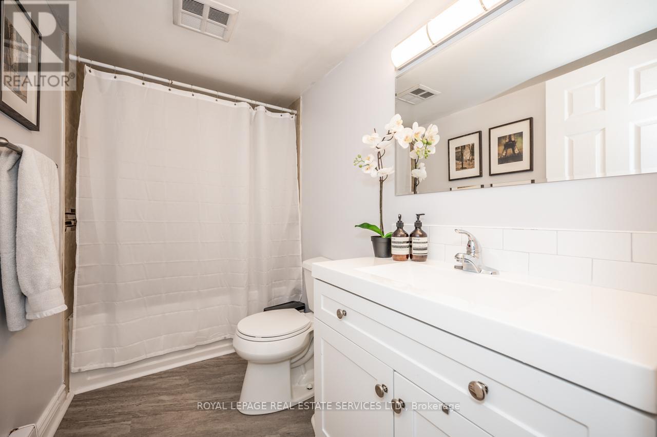 












1013 - 1450 GLEN ABBEY GATE

,
Oakville,




Ontario
L6M2V7


