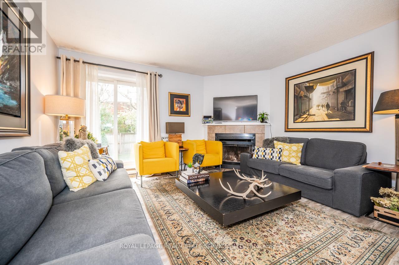 












1013 - 1450 GLEN ABBEY GATE

,
Oakville,




Ontario
L6M2V7

