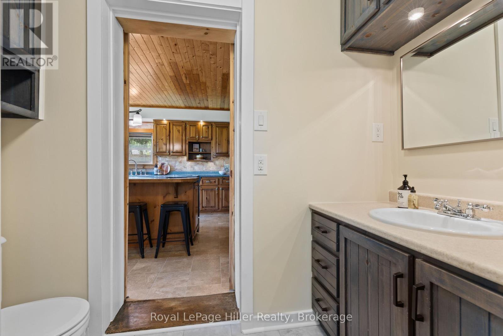 












12 WEST STREET

,
Perth East (Milverton),




Ontario
N0K1M0

