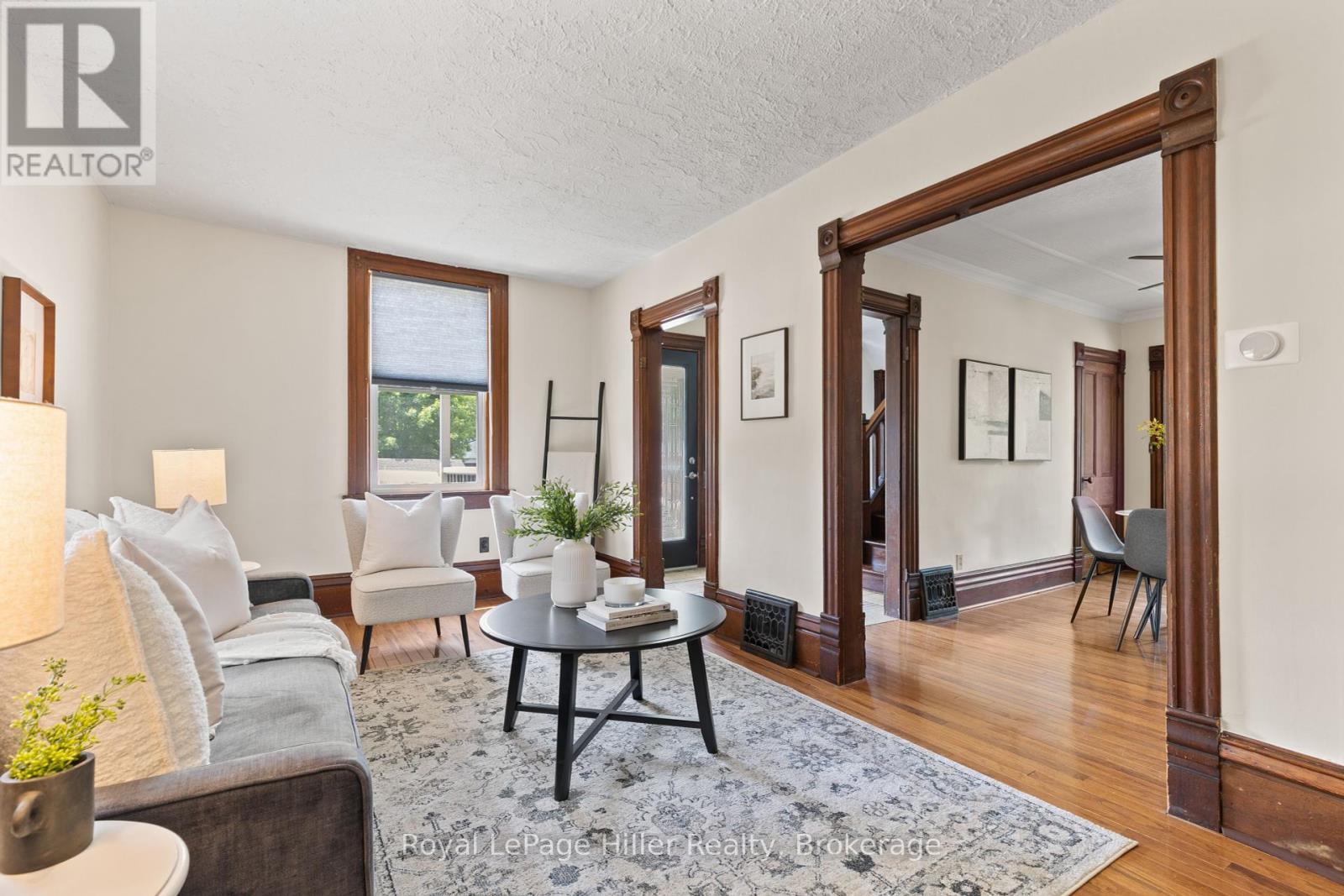 












12 WEST STREET

,
Perth East (Milverton),




Ontario
N0K1M0

