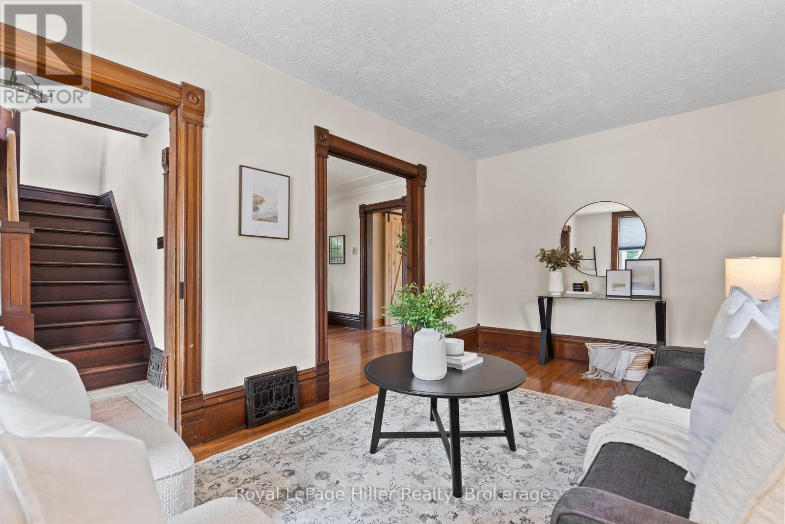 












12 WEST STREET

,
Perth East (Milverton),




Ontario
N0K1M0

