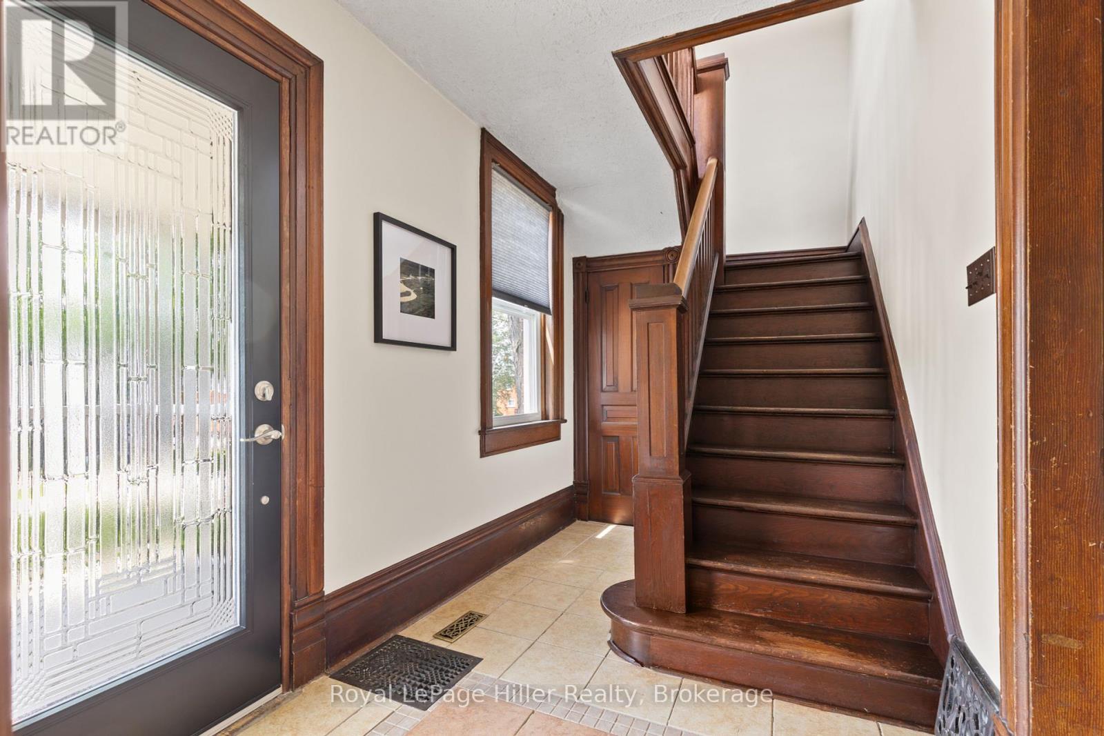 












12 WEST STREET

,
Perth East (Milverton),




Ontario
N0K1M0

