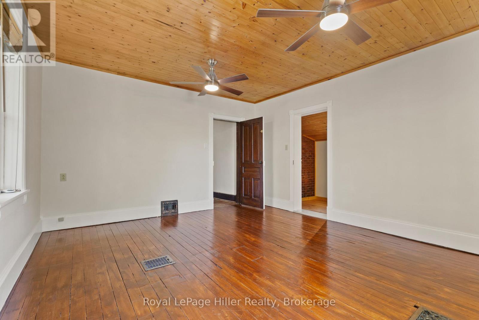 












12 WEST STREET

,
Perth East (Milverton),




Ontario
N0K1M0

