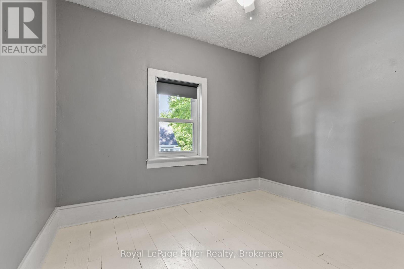 












12 WEST STREET

,
Perth East (Milverton),




Ontario
N0K1M0

