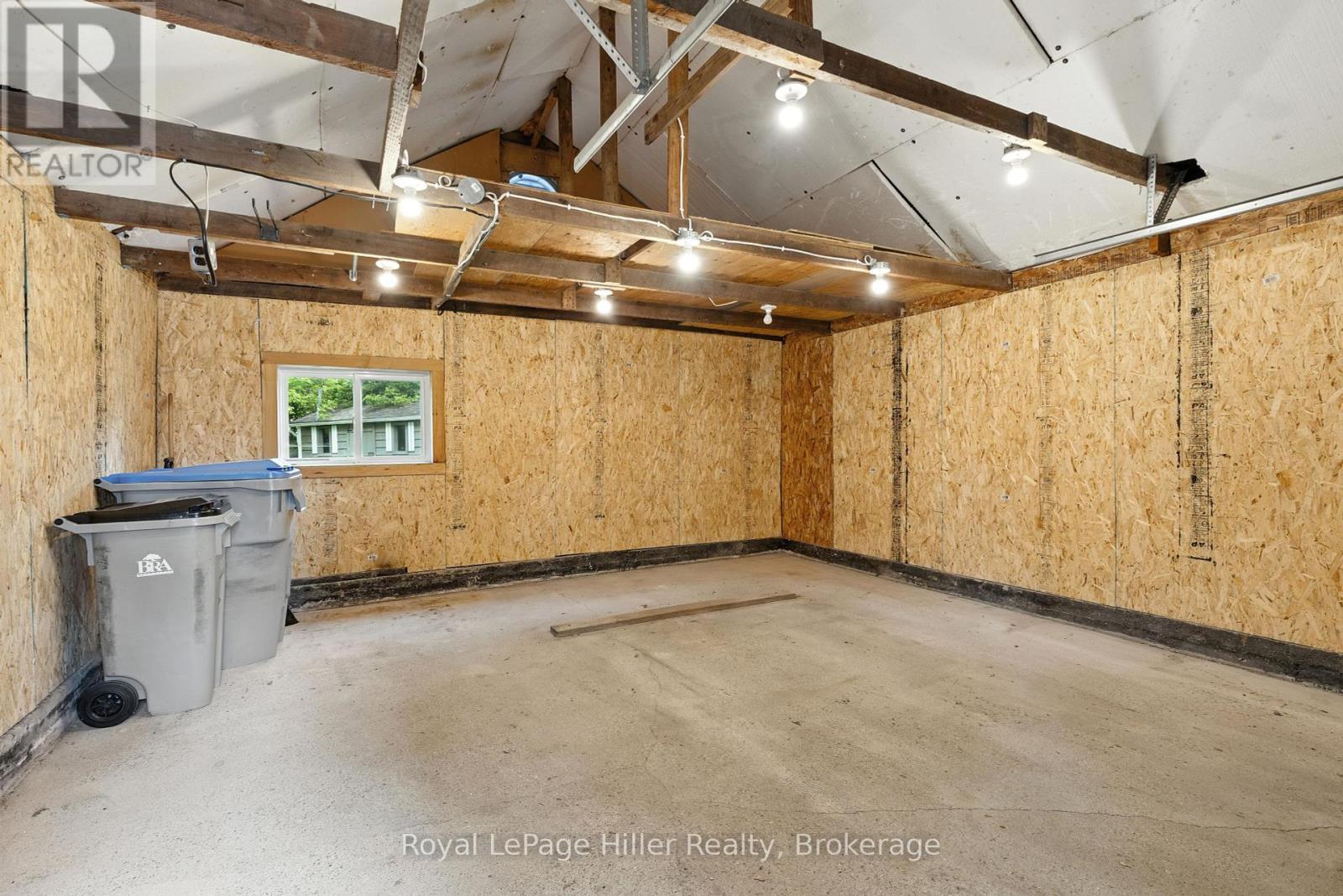 












12 WEST STREET

,
Perth East (Milverton),




Ontario
N0K1M0

