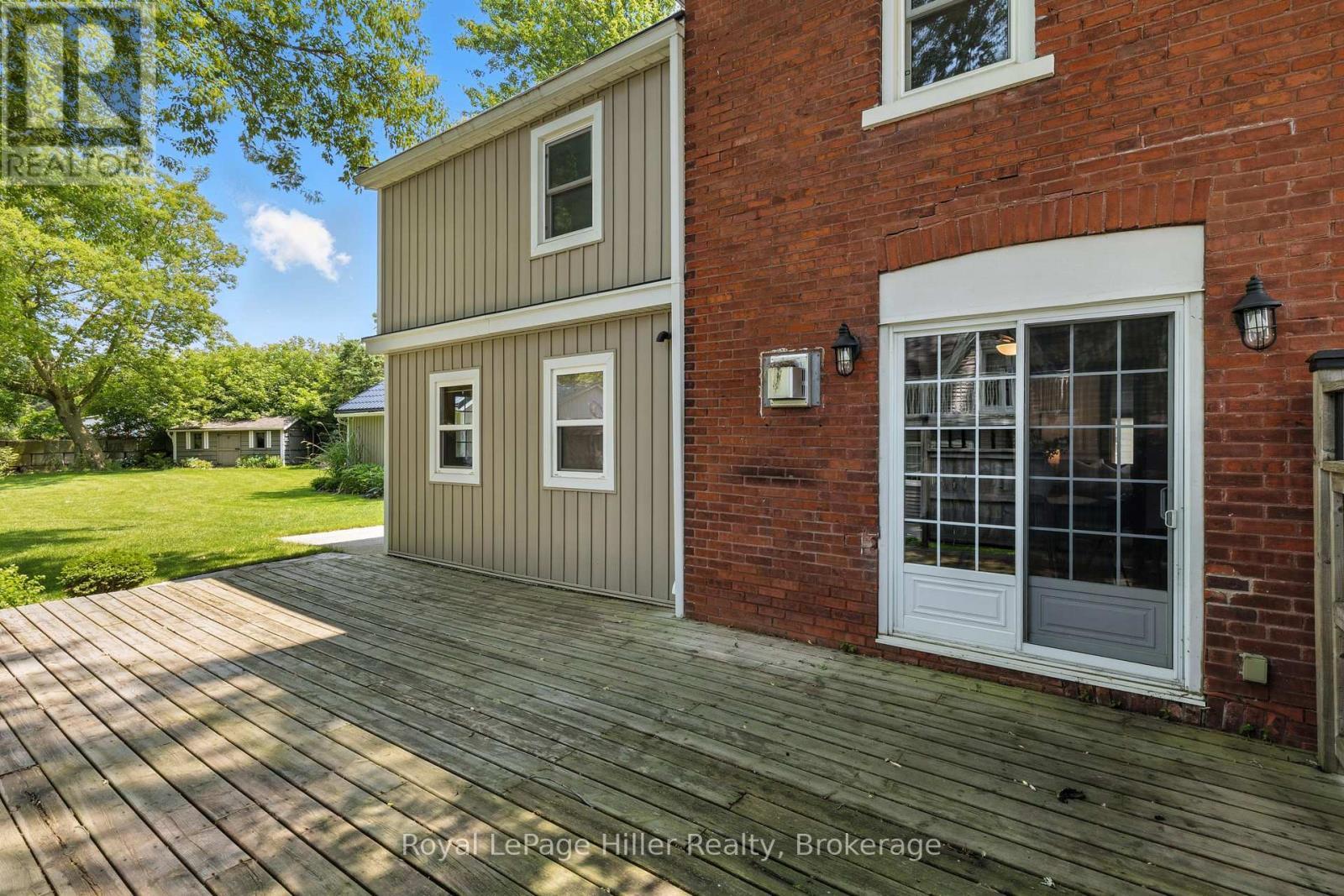 












12 WEST STREET

,
Perth East (Milverton),




Ontario
N0K1M0

