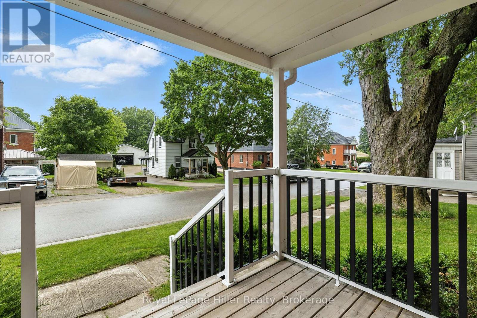 












12 WEST STREET

,
Perth East (Milverton),




Ontario
N0K1M0

