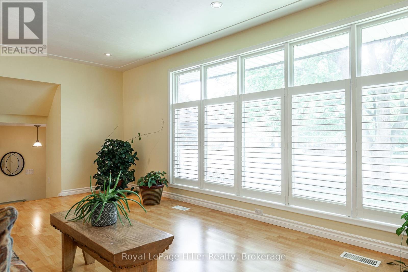 












330 BRITANNIA STREET

,
Stratford,




Ontario
N5A5Z8

