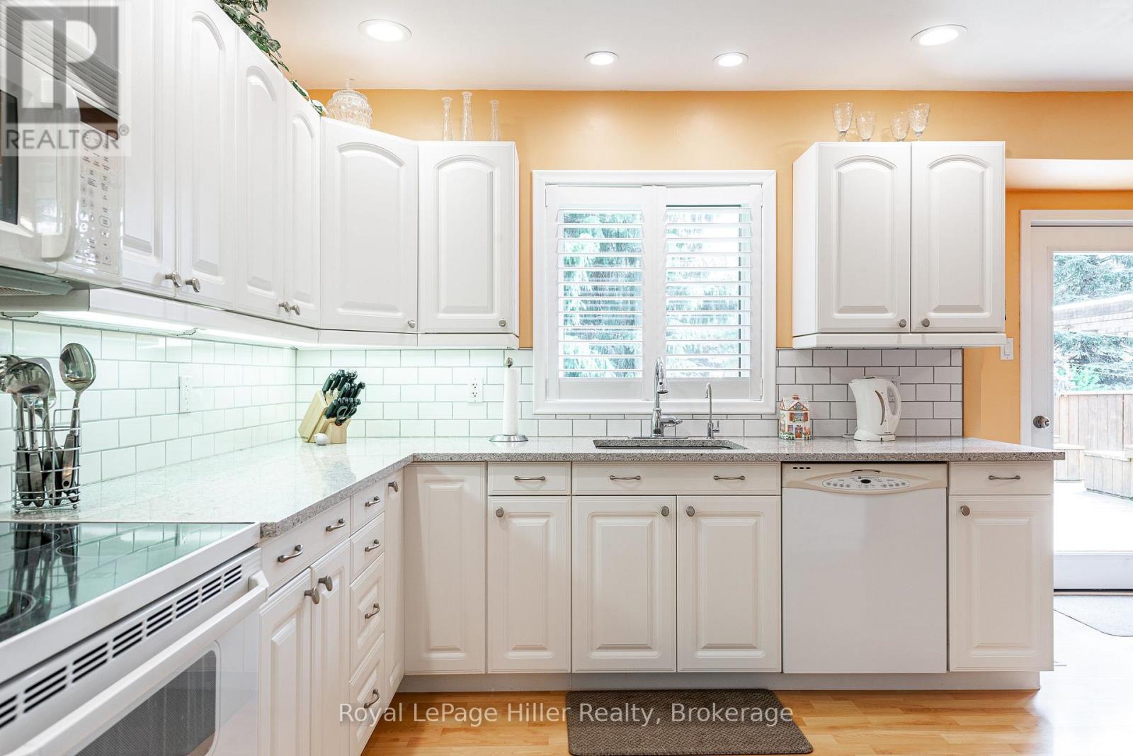 












330 BRITANNIA STREET

,
Stratford,




Ontario
N5A5Z8

