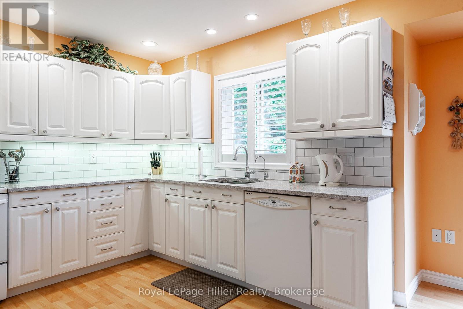 












330 BRITANNIA STREET

,
Stratford,




Ontario
N5A5Z8

